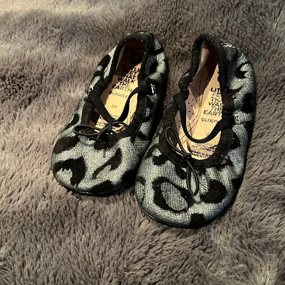 OLD SOLES cheetah ballet flats size 6